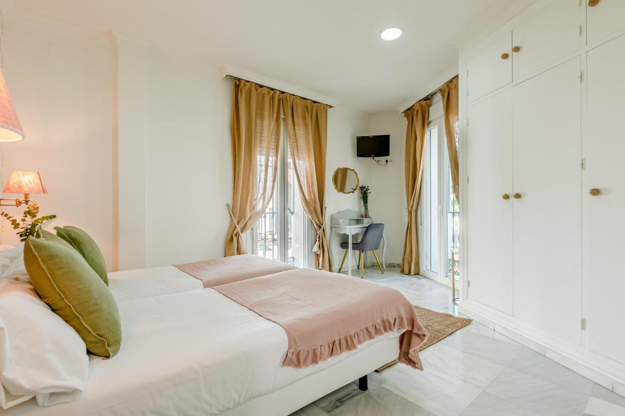 ฆาร์ดิง เด ลา อลาเมดา โอสตัล บูทิก Hotel เซบีญา ภายนอก รูปภาพ