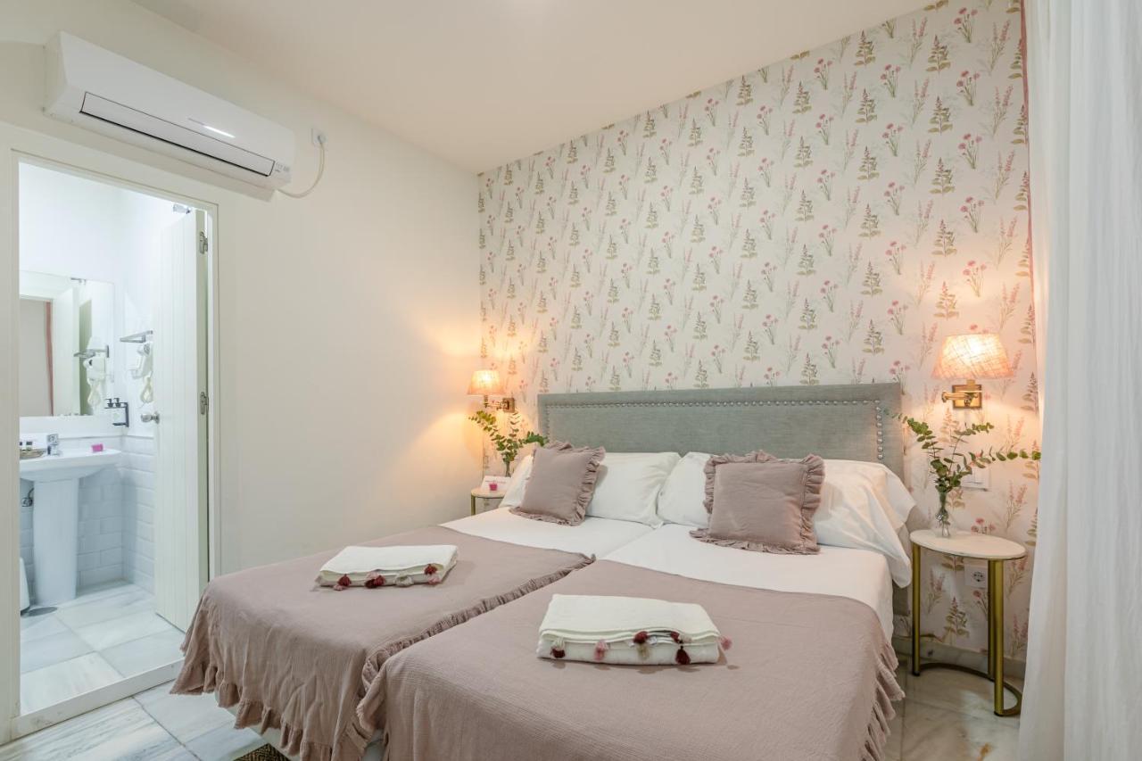 ฆาร์ดิง เด ลา อลาเมดา โอสตัล บูทิก Hotel เซบีญา ภายนอก รูปภาพ