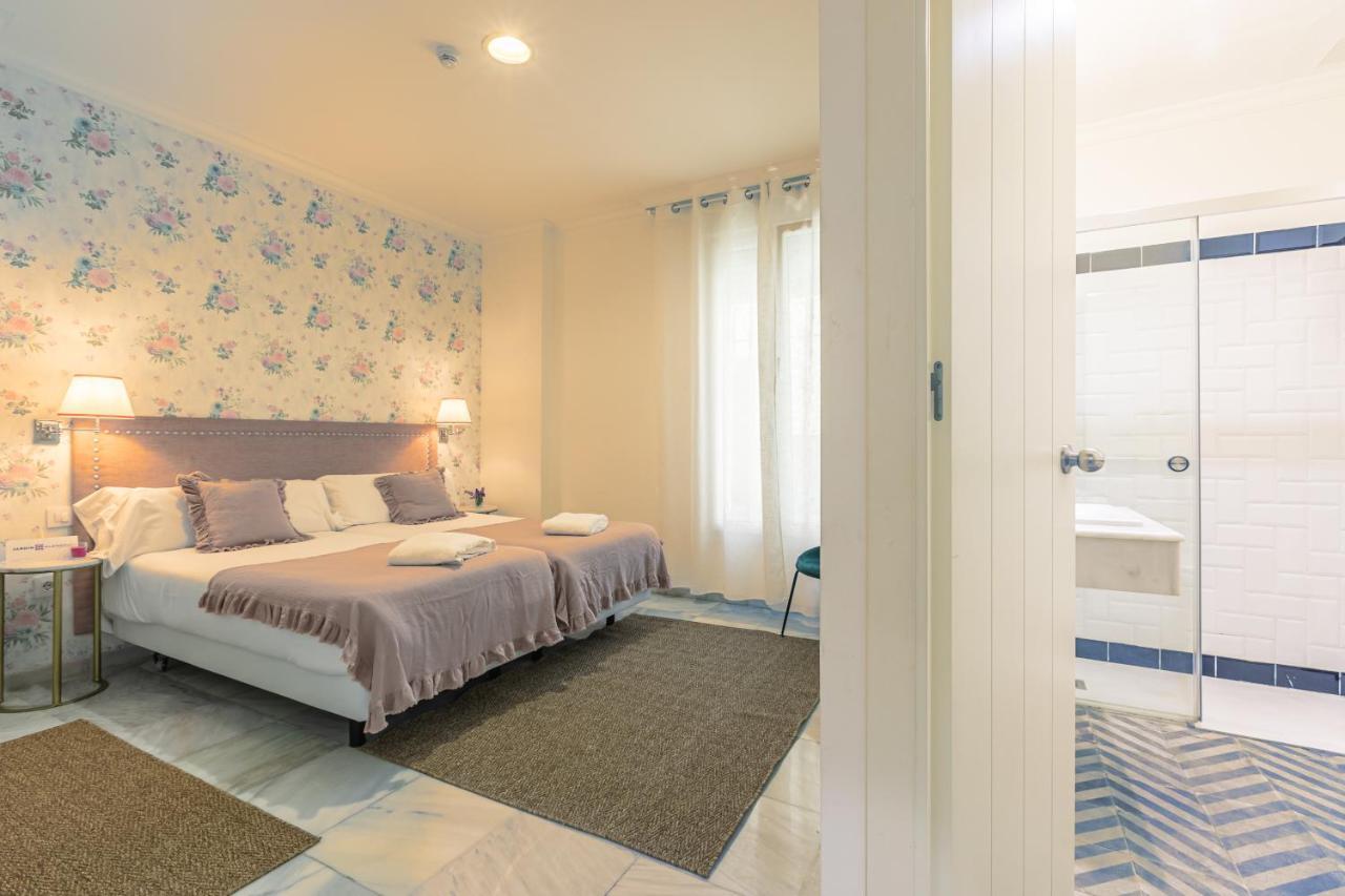 ฆาร์ดิง เด ลา อลาเมดา โอสตัล บูทิก Hotel เซบีญา ภายนอก รูปภาพ